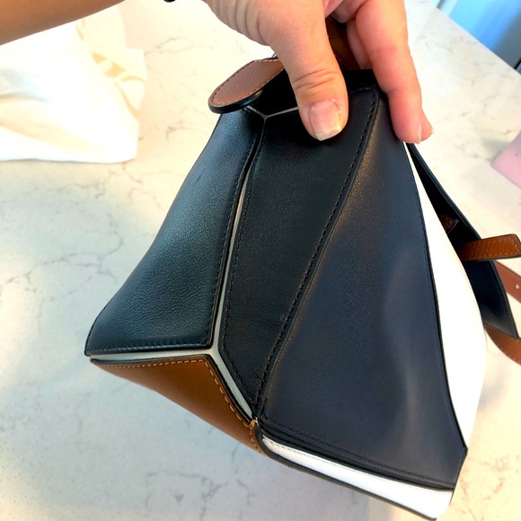 Loewe puzzle bag medium size 👜 - Picture 8 of 9